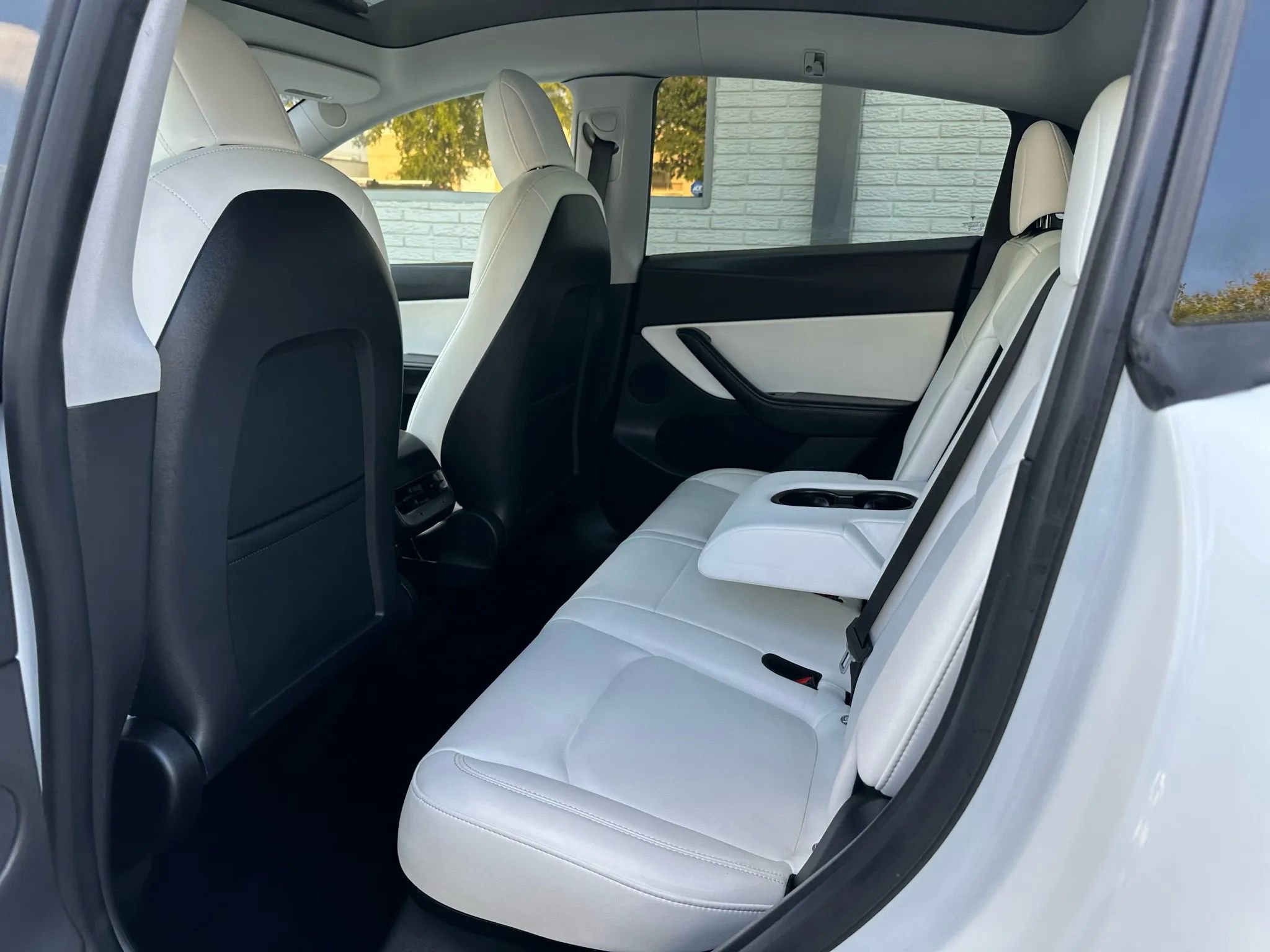 Used 2021 Tesla Model Y Long Range image 17