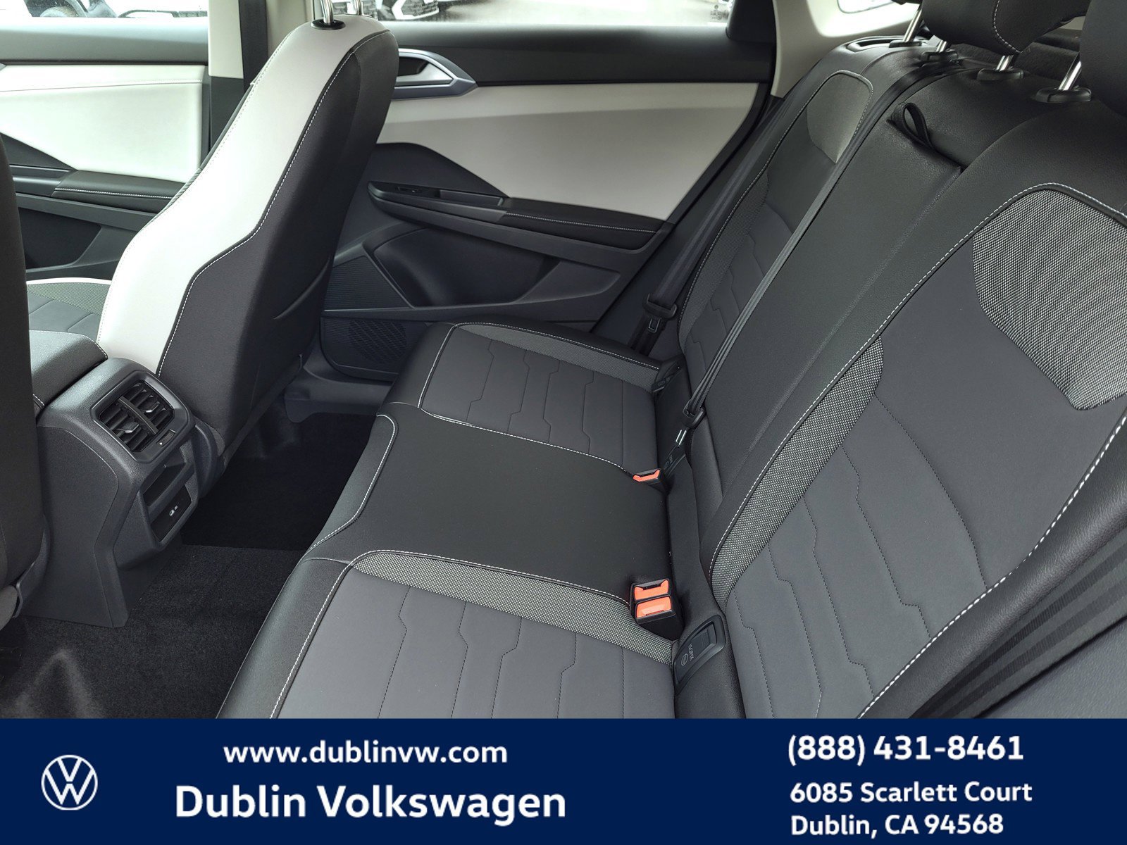 New 2025 Volkswagen Taos SE AWD/4WD image 10