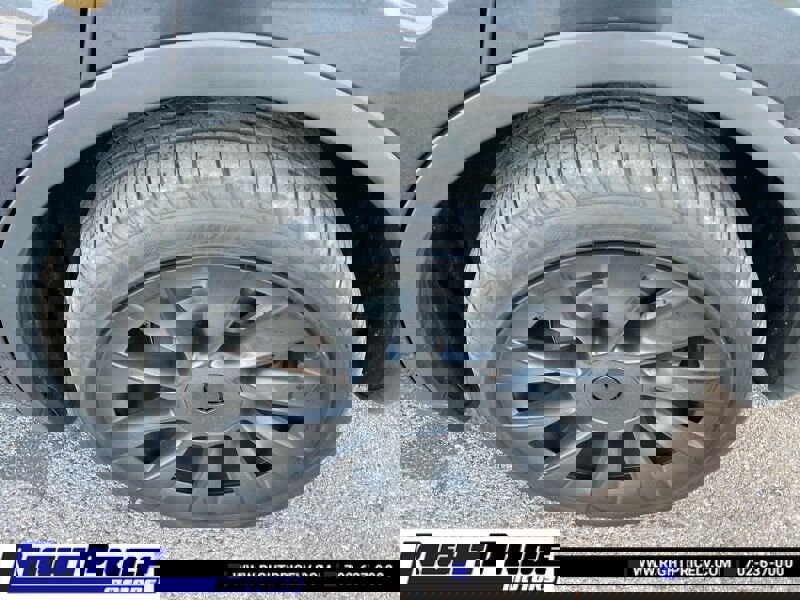 Used 2025 Tesla Model Y Long Range image 22