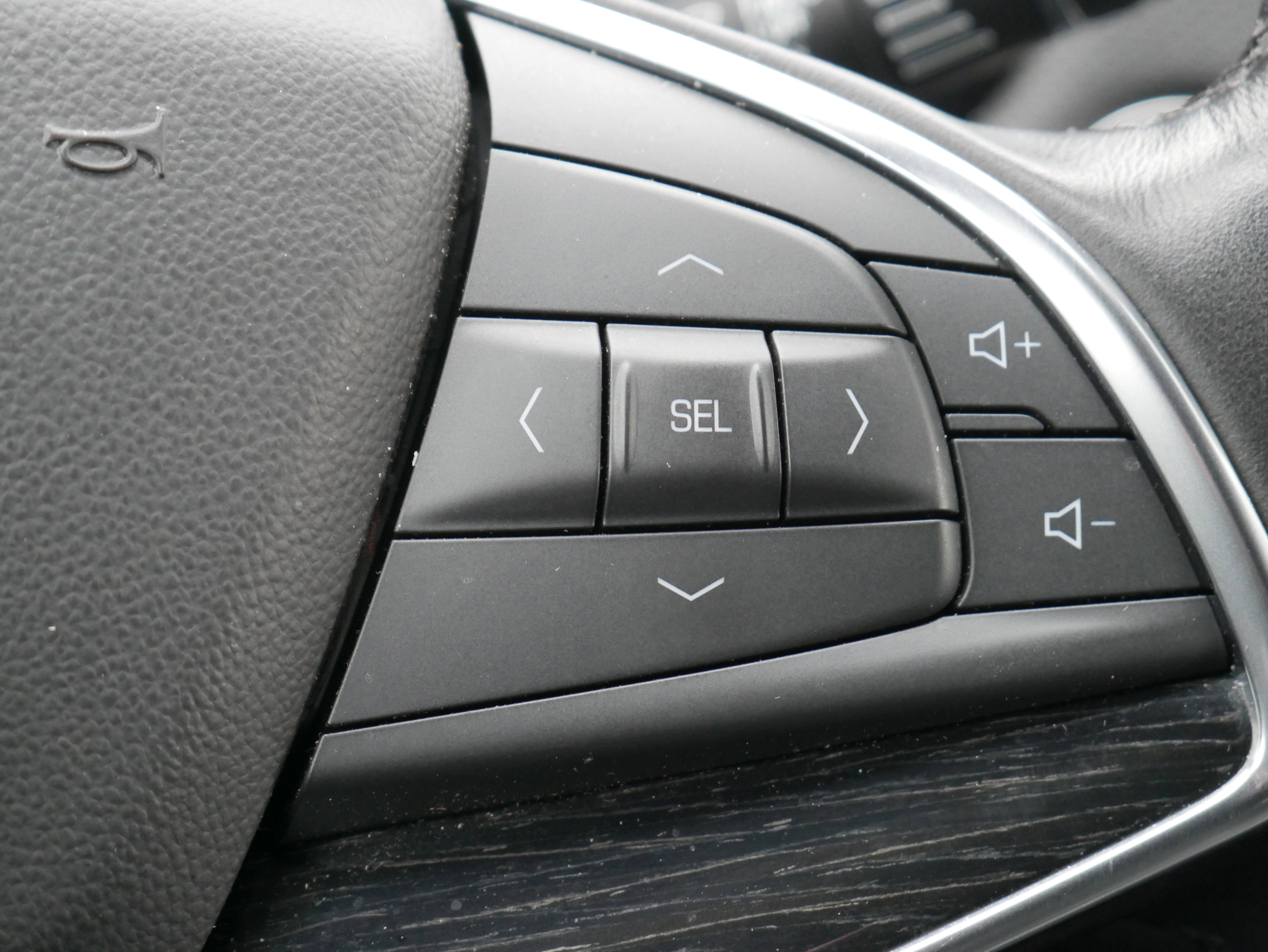 Certified 2020 Cadillac XT5 Premium Luxury w/ LPO, Floor Liner Package image 26