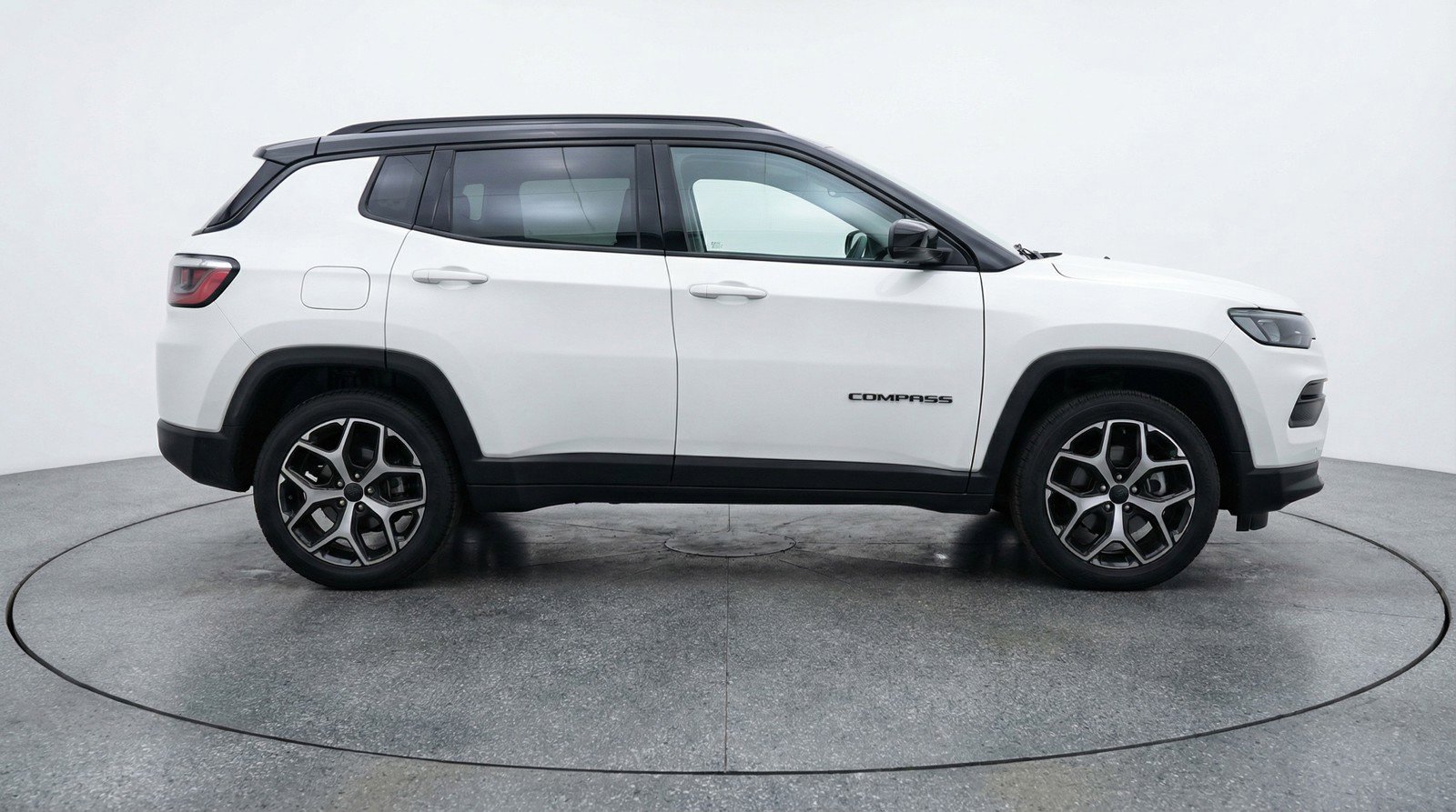 Used 2025 Jeep Compass Limited image 11