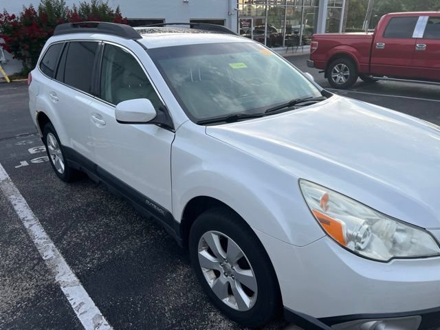 Used 2010 Subaru Outback 2.5i Premium AWD/4WD image 3
