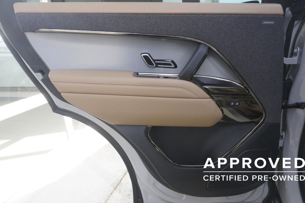 Used 2024 Land Rover Range Rover Sport SE image 28