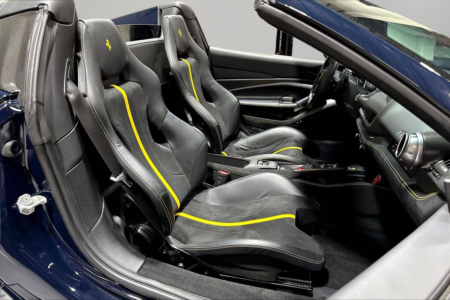 Used 2023 Ferrari F8 Spider RWD image 23