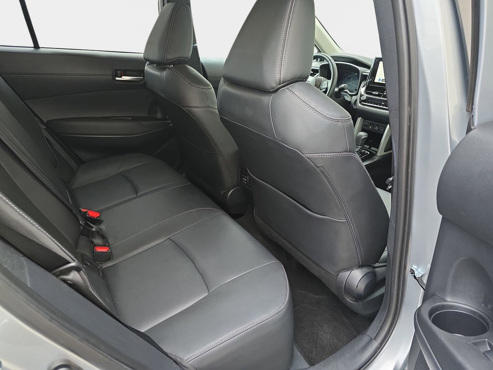 Used 2025 Toyota Corolla Cross XLE image 13