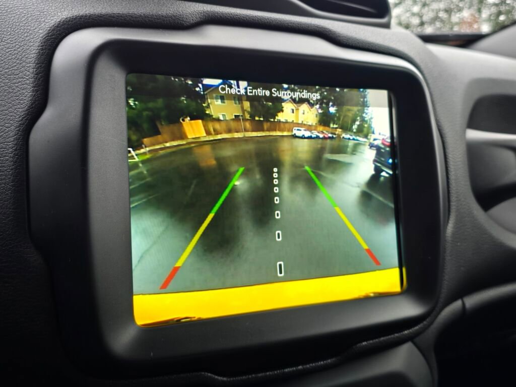 Used 2019 Jeep Renegade Altitude w/ UConnect 8.4 Nav Group image 32