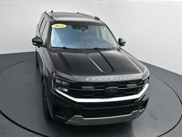 Used 2025 Ford Expedition Platinum AWD/4WD image 24