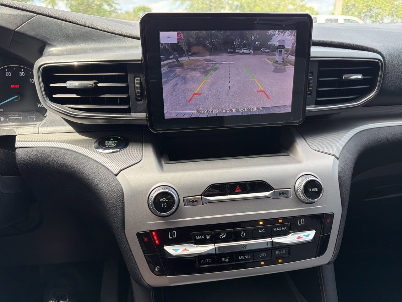 Used 2021 Ford Explorer XLT w/ Equipment Group 202A image 11