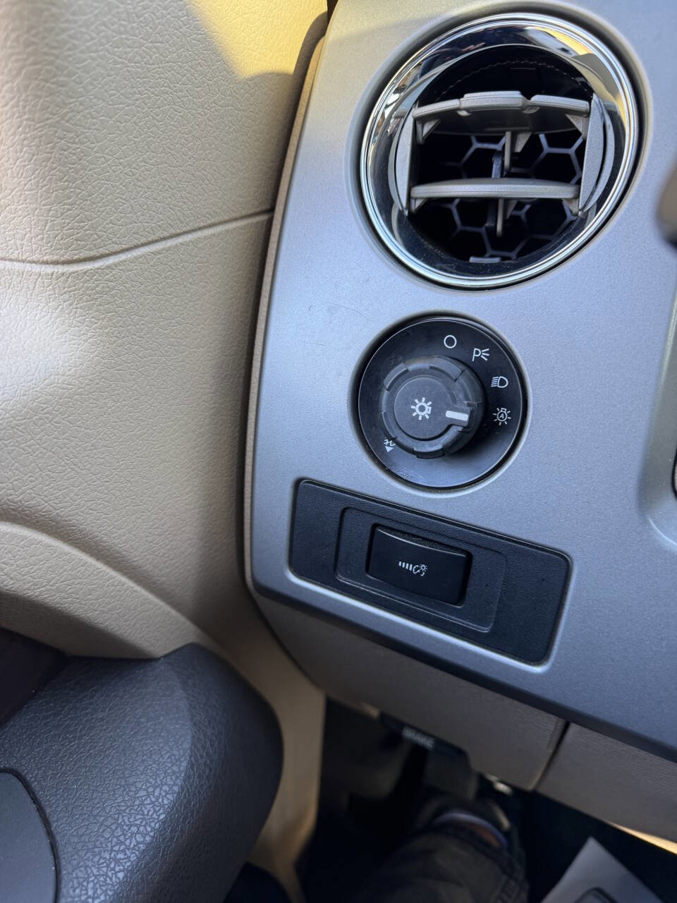 Used 2012 Ford F150 Lariat w/ Lariat Plus Pkg image 28