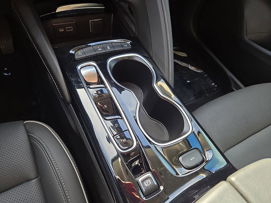 Used 2023 Buick Envision Essence image 30