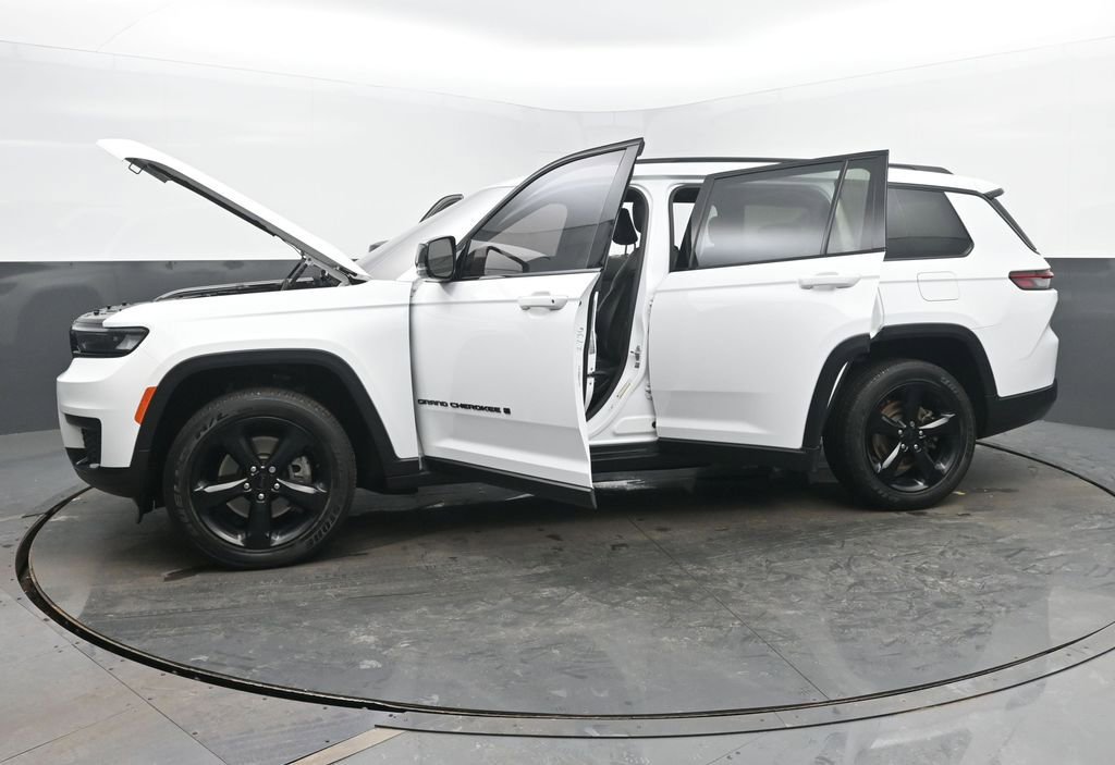 Used 2023 Jeep Grand Cherokee L Altitude image 57