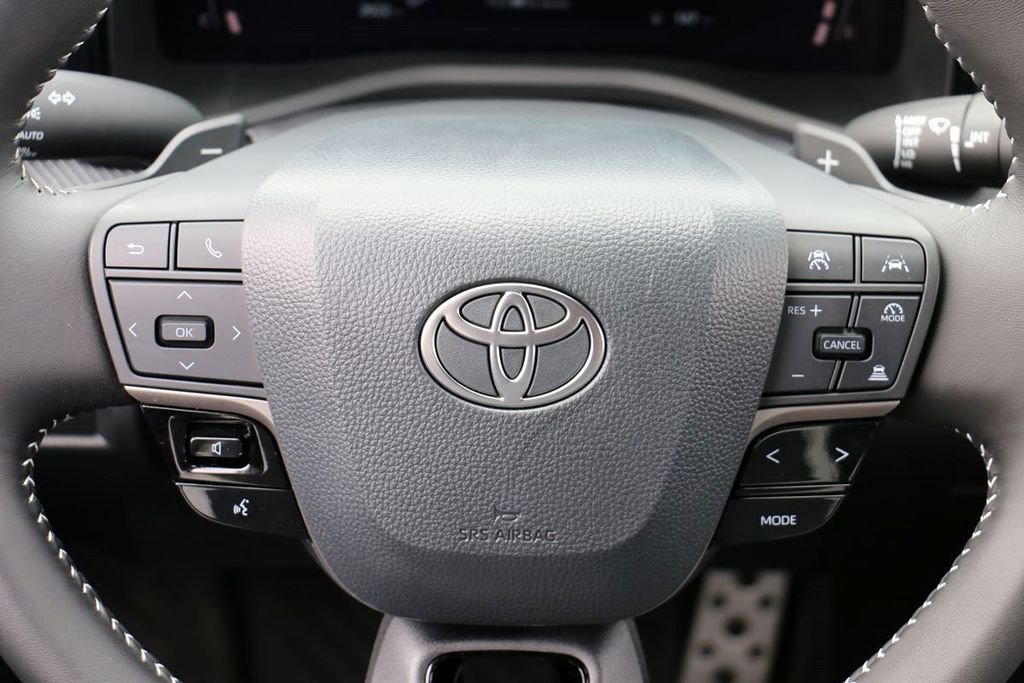 Used 2026 Toyota Camry Hybrid w/ Convenience Package FWD image 24