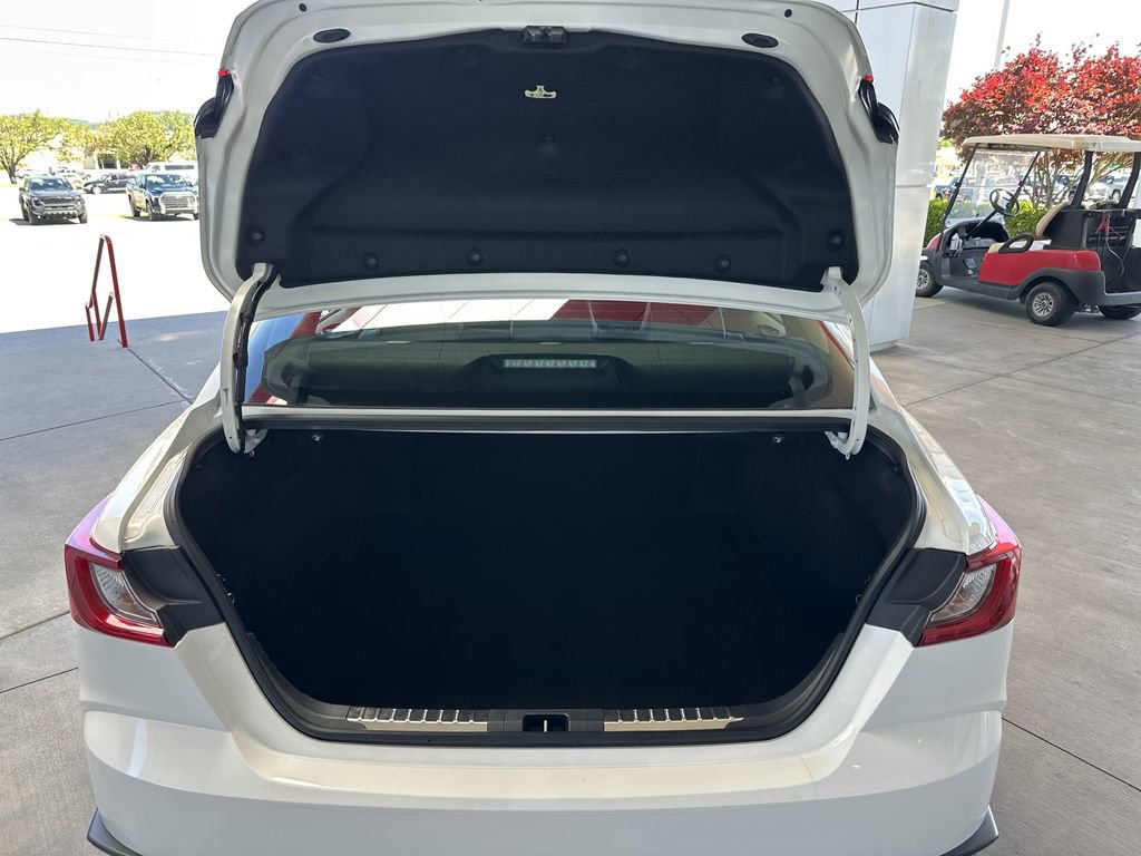 Certified 2025 Toyota Camry SE w/ Convenience Package FWD image 18