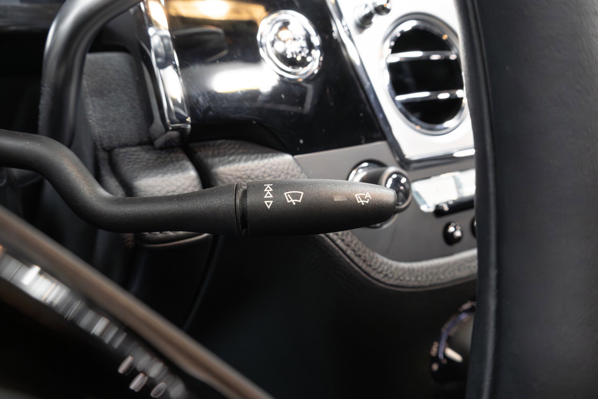 Used 2011 Rolls-Royce Ghost image 17