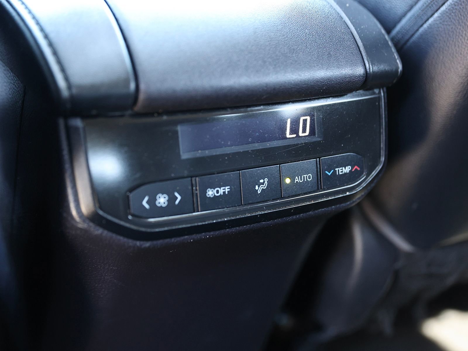 Used 2023 Toyota Highlander XLE image 24