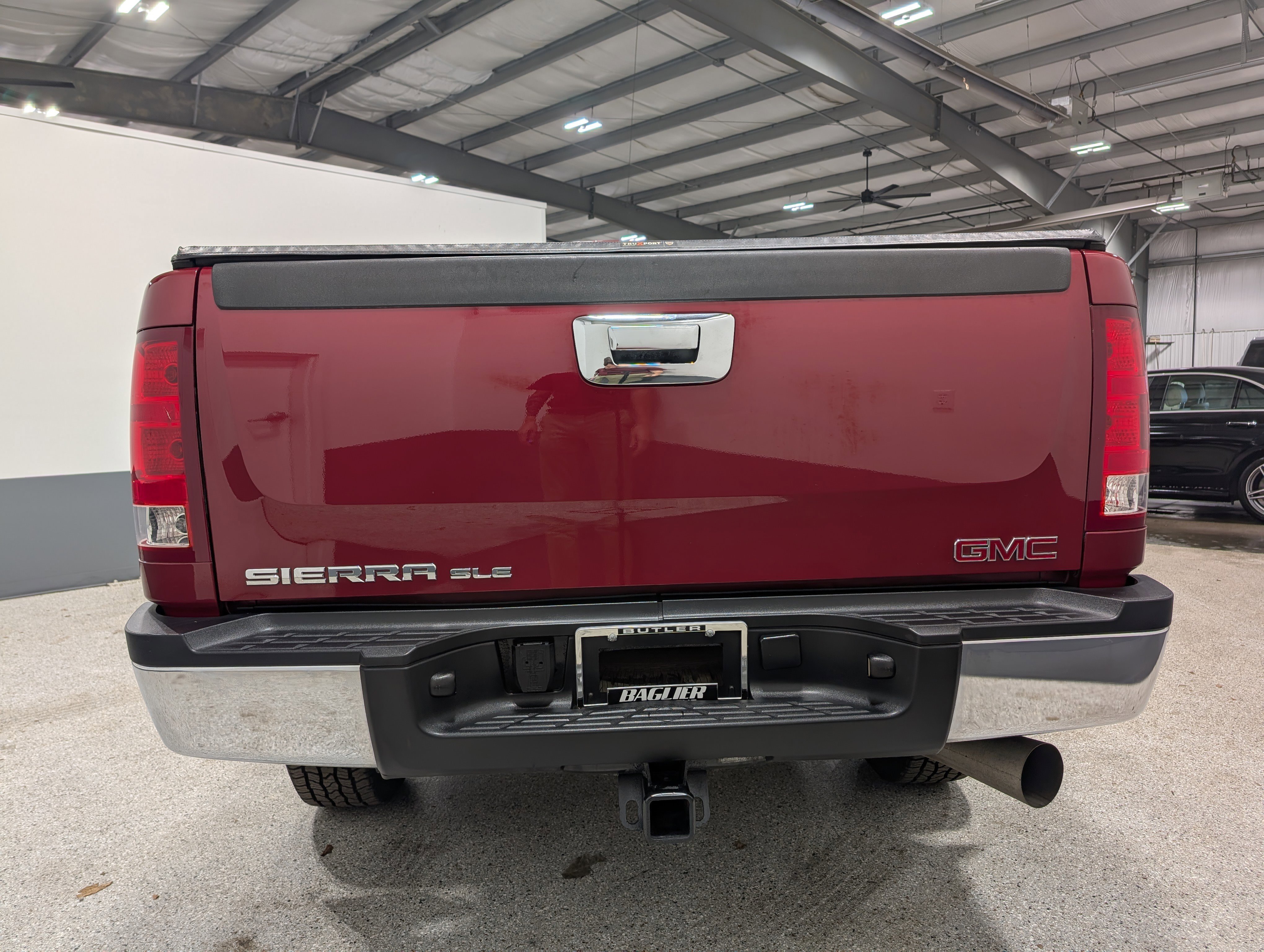 Used 2007 GMC Sierra 2500 SLE w/ Z71 Off-Road Package image 4