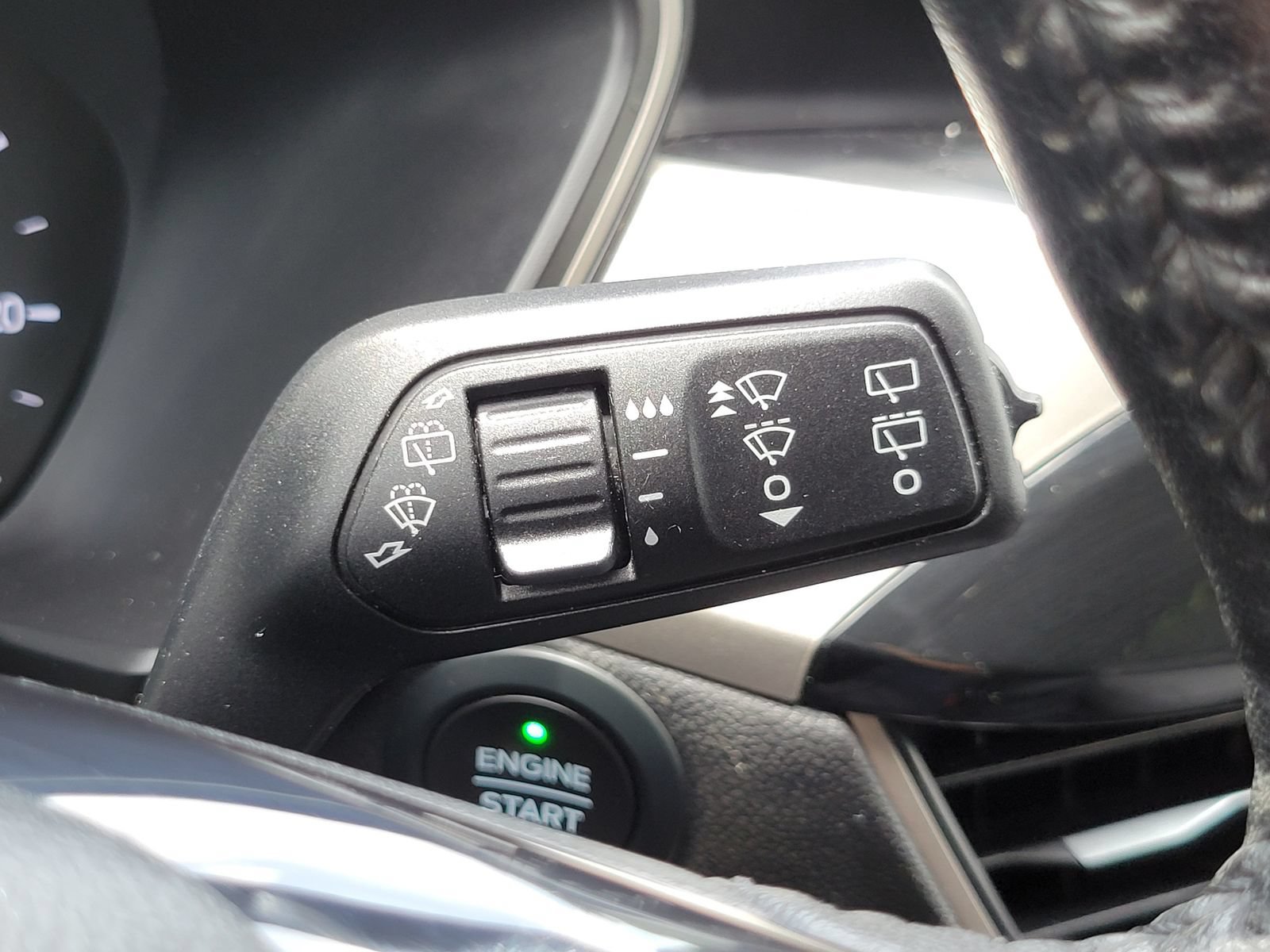 Used 2021 Ford Escape SE w/ Convenience Package AWD/4WD image 18