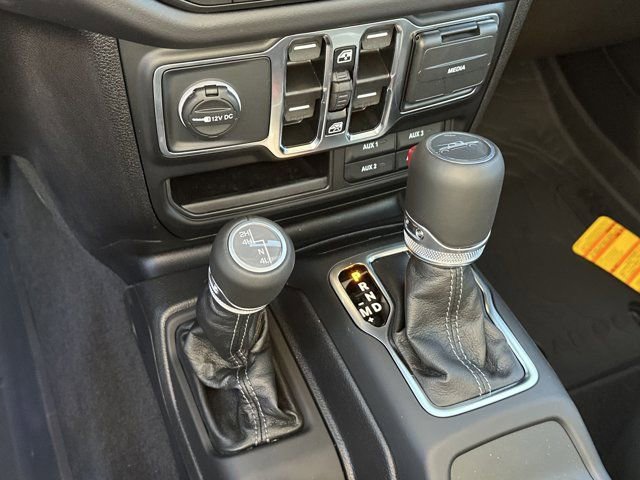 New 2025 Jeep Gladiator Sport w/ Premium Package image 27