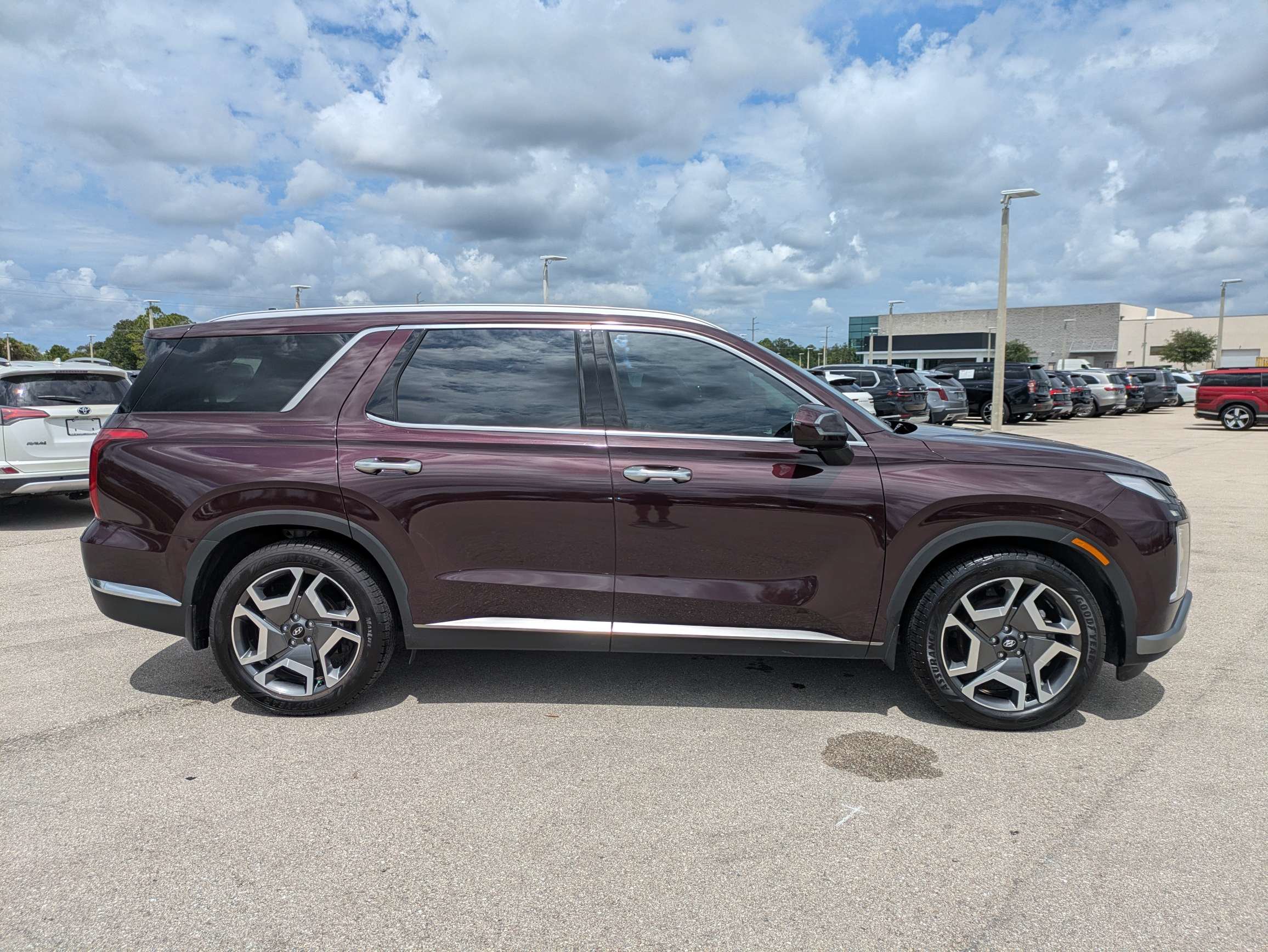 Used 2023 Hyundai Palisade Limited FWD image 4