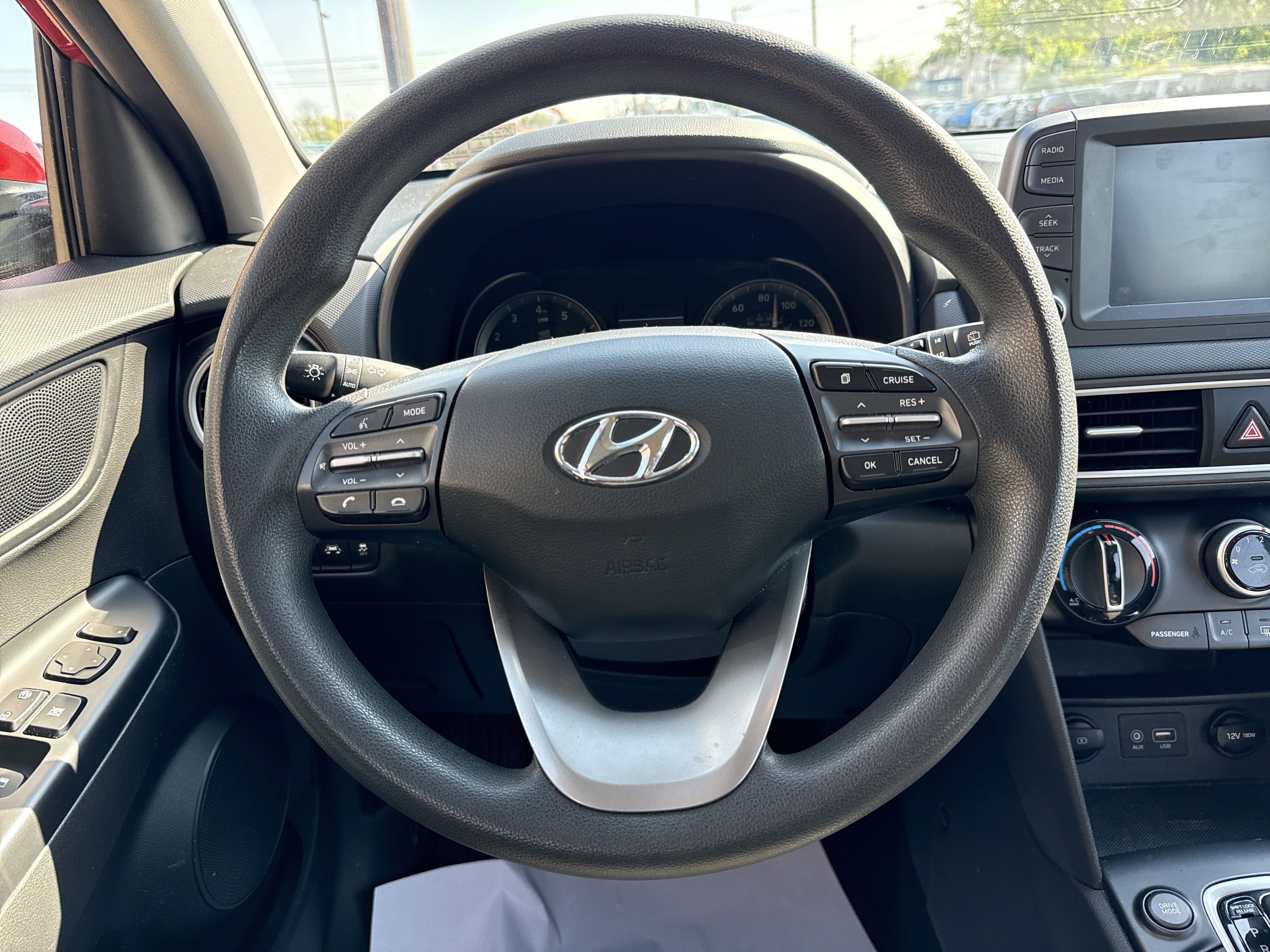 Used 2019 Hyundai Kona SE AWD/4WD image 16