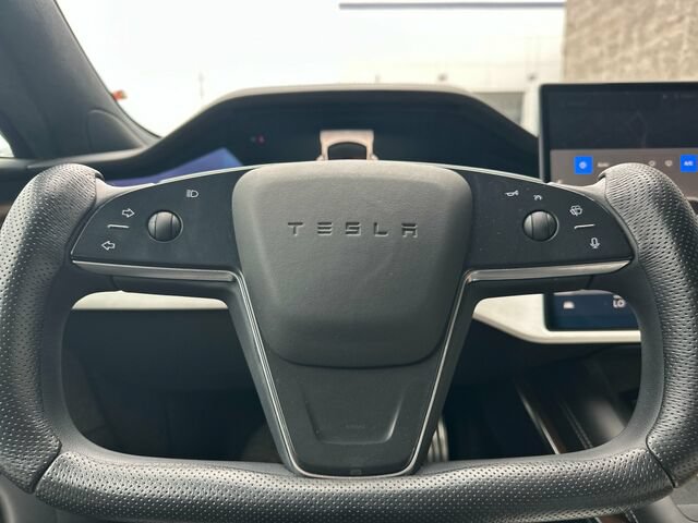Used 2022 Tesla Model S AWD/4WD image 26