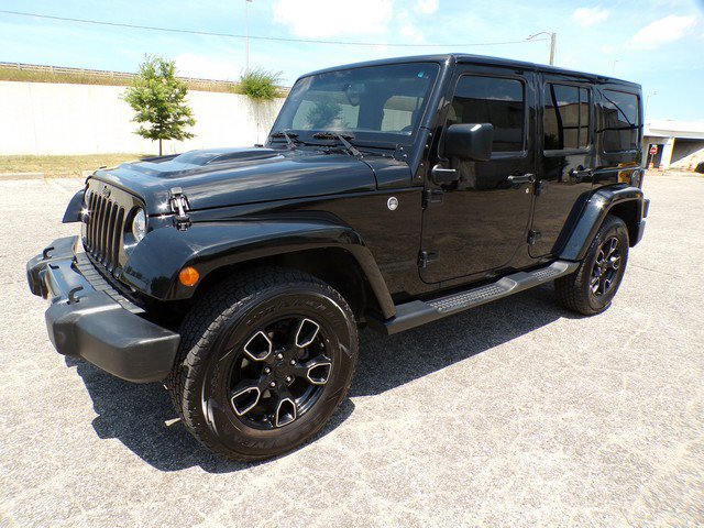Used 2018 Jeep Wrangler Unlimited Sahara w/ Dual Top Group AWD/4WD image 1