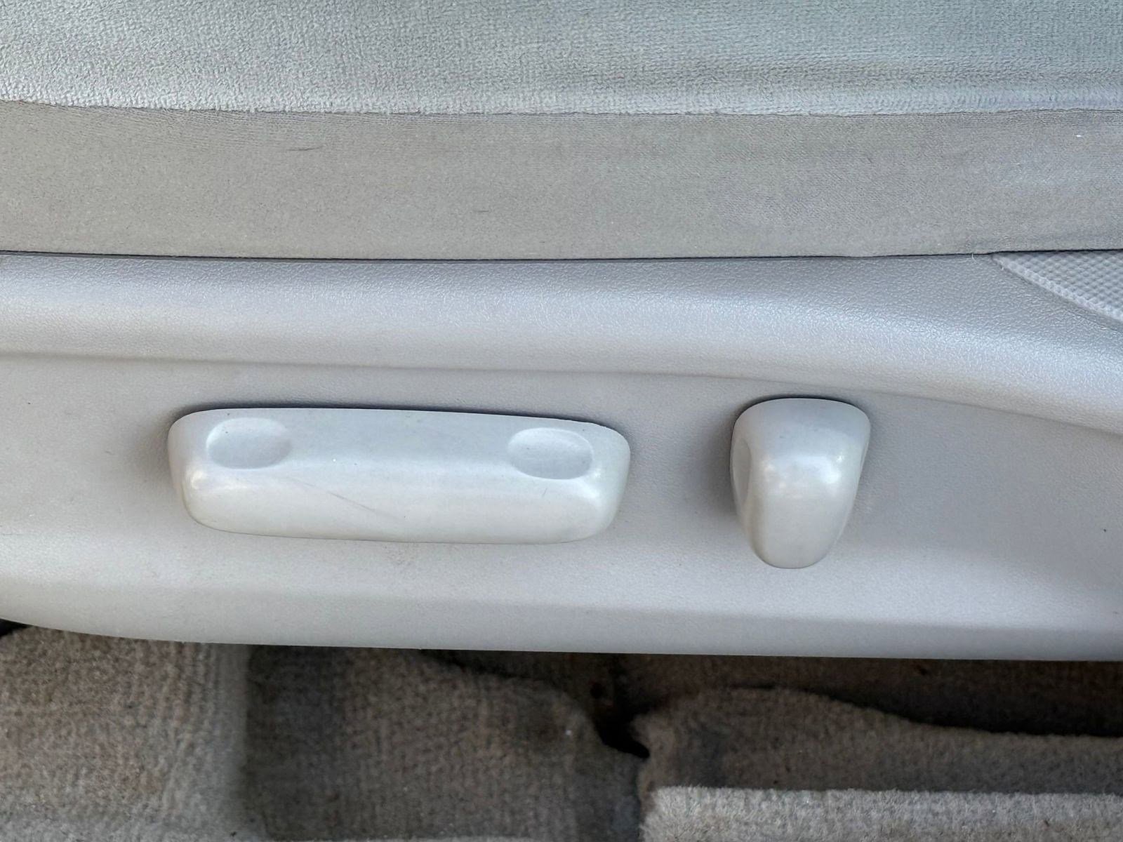 Used 2011 Toyota Camry LE w/ LE Extra-Value Pkg image 13