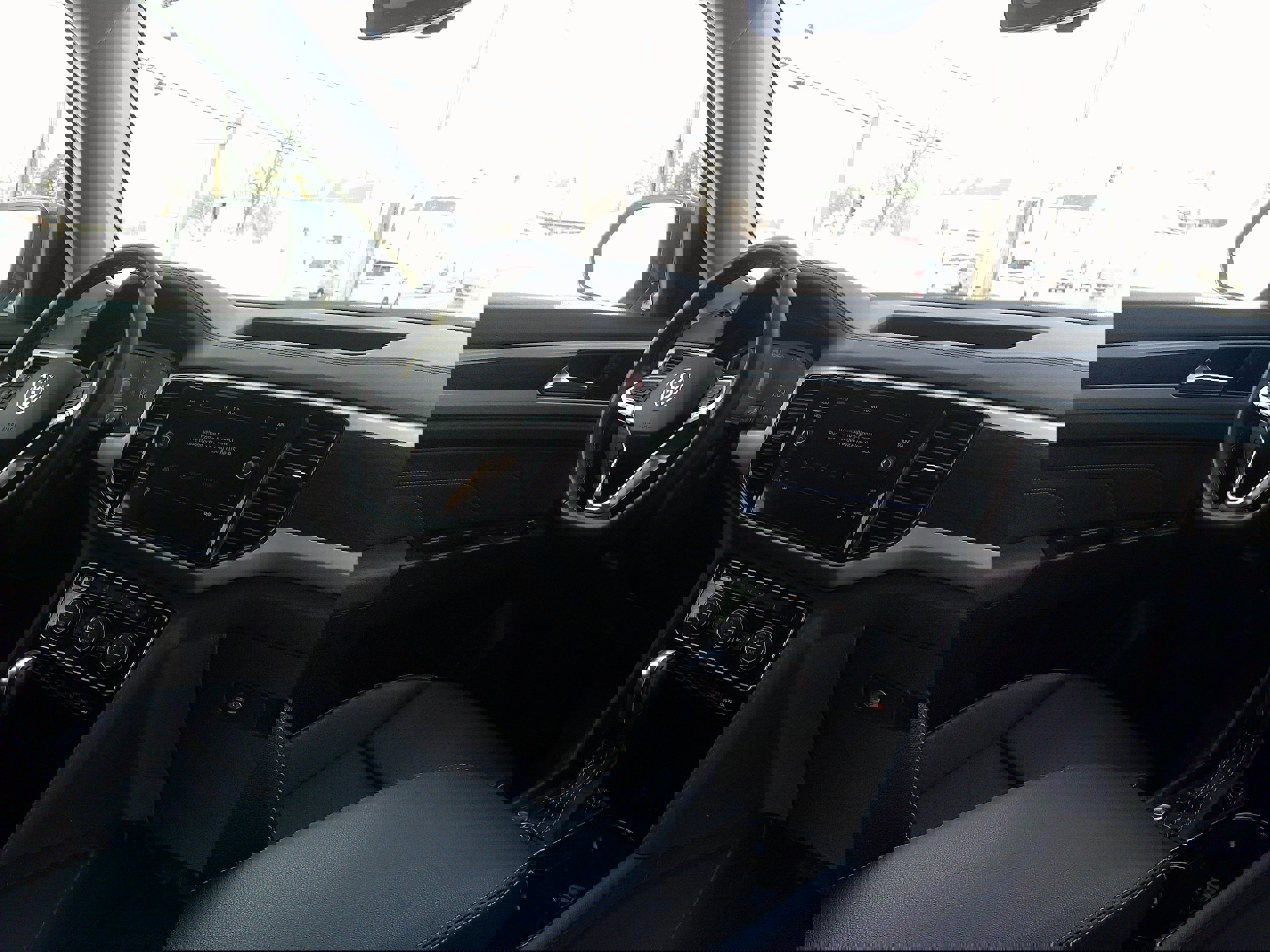 Used 2023 Volkswagen Atlas SE AWD/4WD image 24