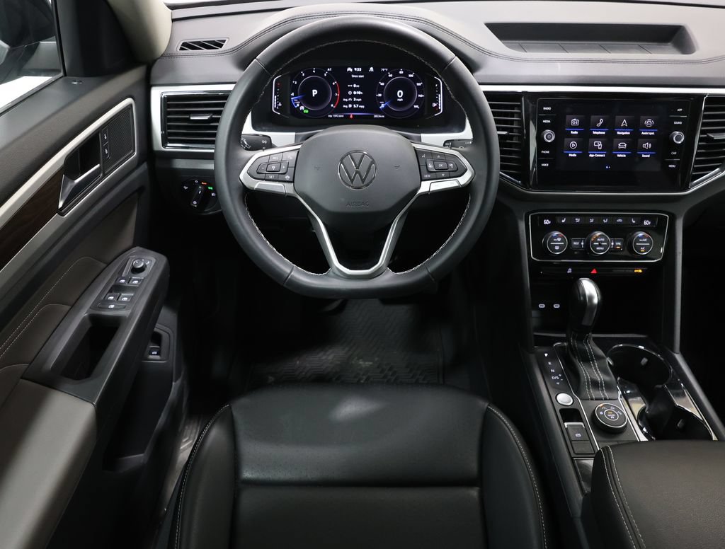 Certified 2023 Volkswagen Atlas SE w/ Black Wheel Package AWD/4WD image 16