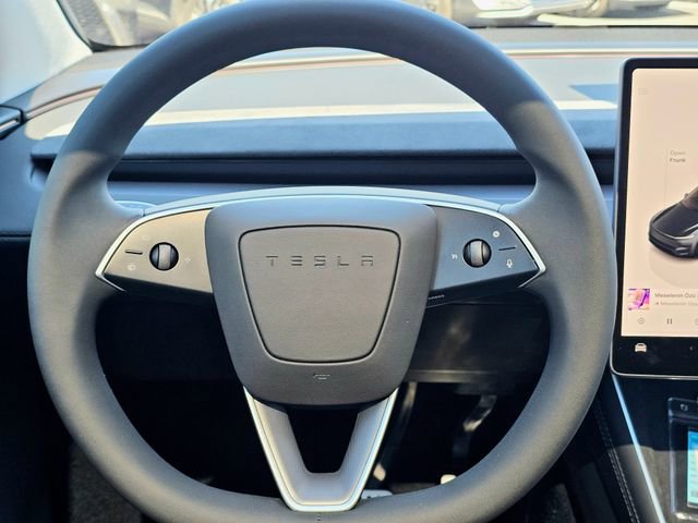 Used 2026 Tesla Model Y AWD image 27