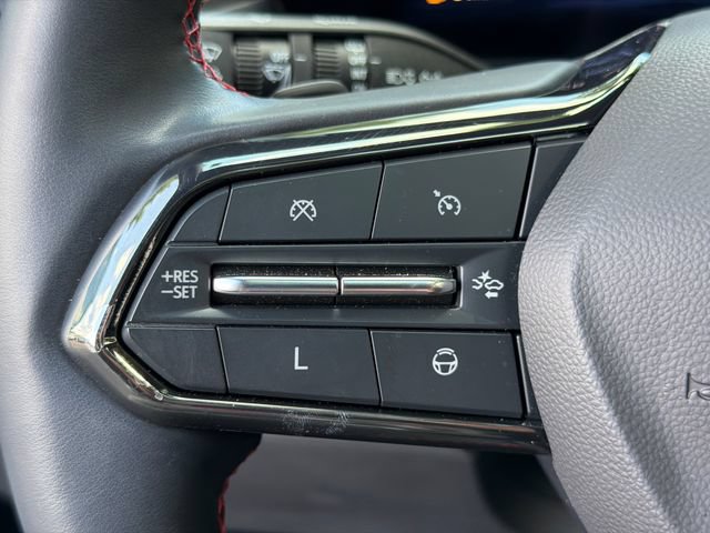 Used 2024 Chevrolet Traverse RS FWD image 25