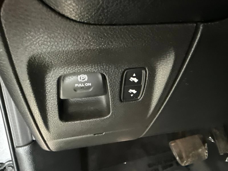 Used 2020 RAM 1500 Laramie RWD image 19