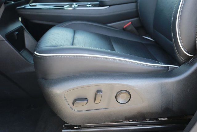 Used 2025 Buick Enclave Sport Touring image 11