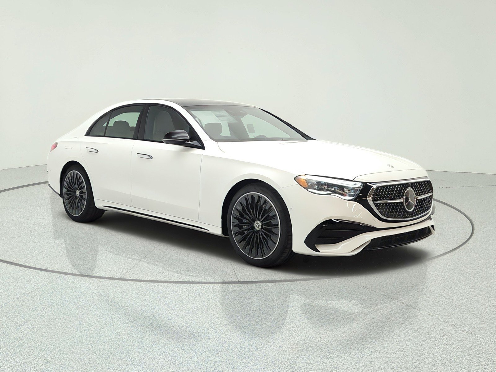 New 2027 Mercedes-Benz E 450 4MATIC Sedan image 3