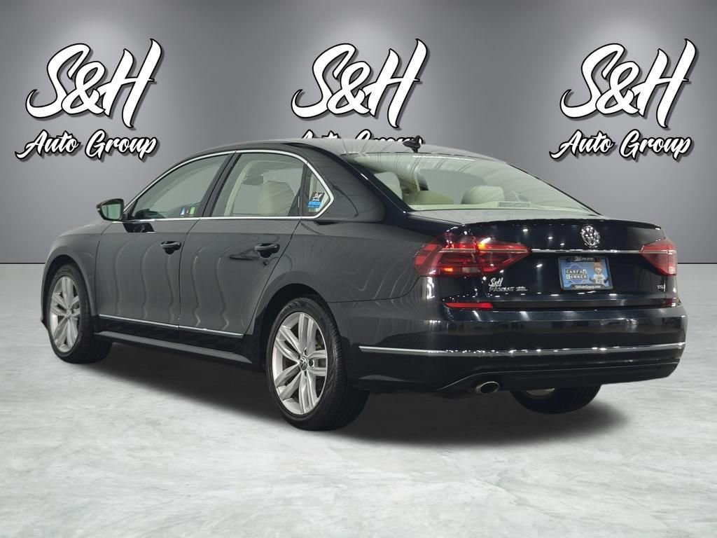 Used 2018 Volkswagen Passat 2.0T SEL Premium FWD image 16