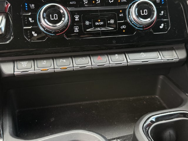 Used 2024 GMC Sierra 2500 AT4 w/ AT4 Premium Plus Package AWD/4WD image 22
