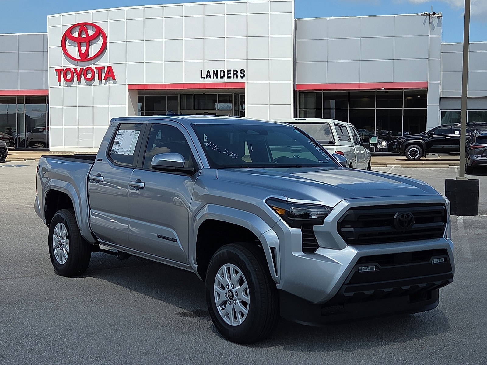 New 2025 Toyota Tacoma SR5