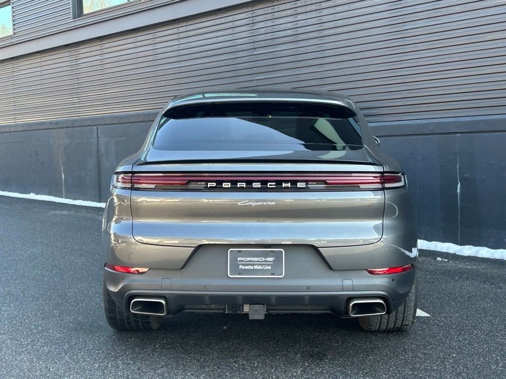 Certified 2025 Porsche Cayenne Coupe image 9