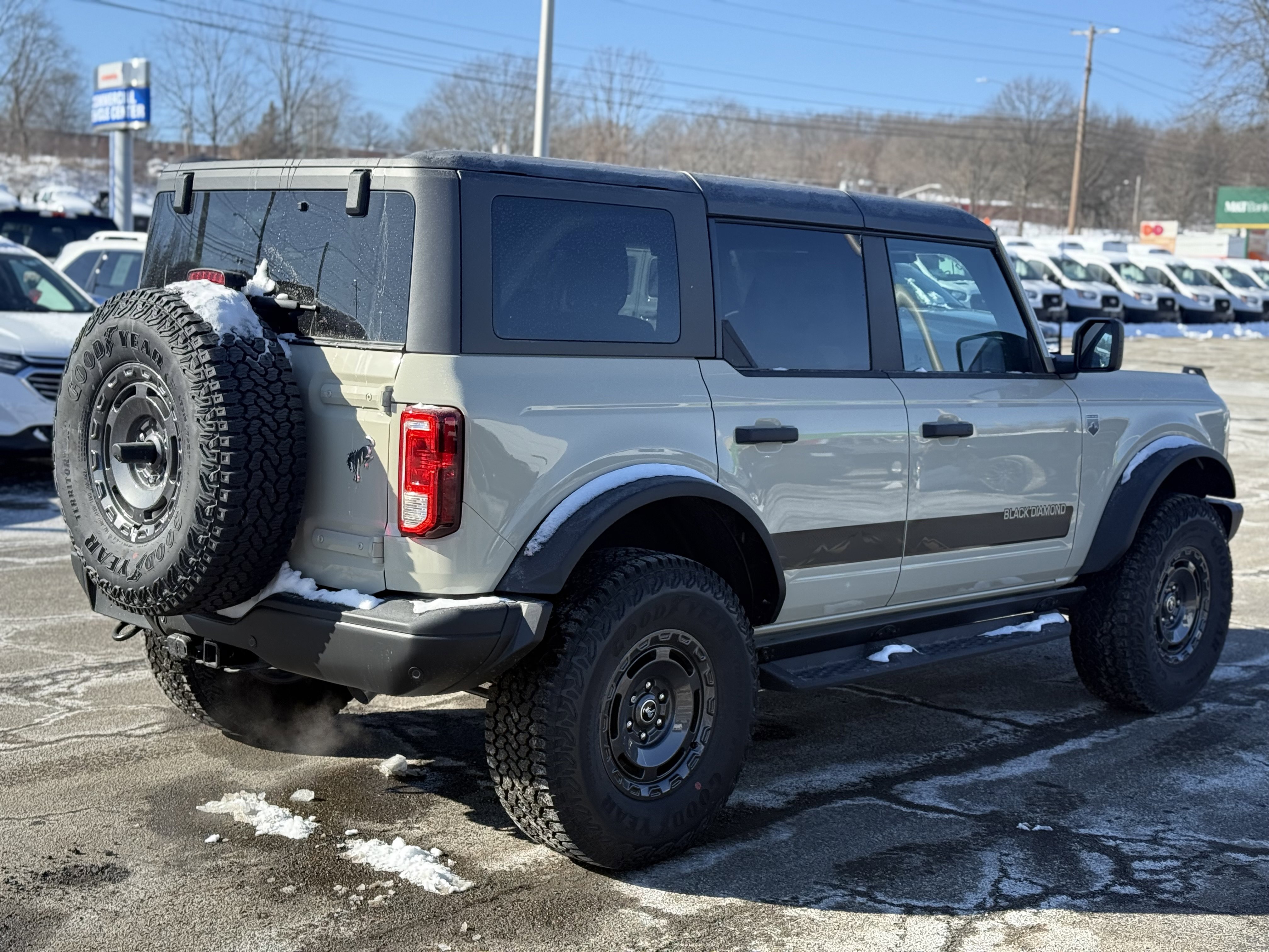 New 2025 Ford Bronco Big Bend w/ Black Diamond Package image 2