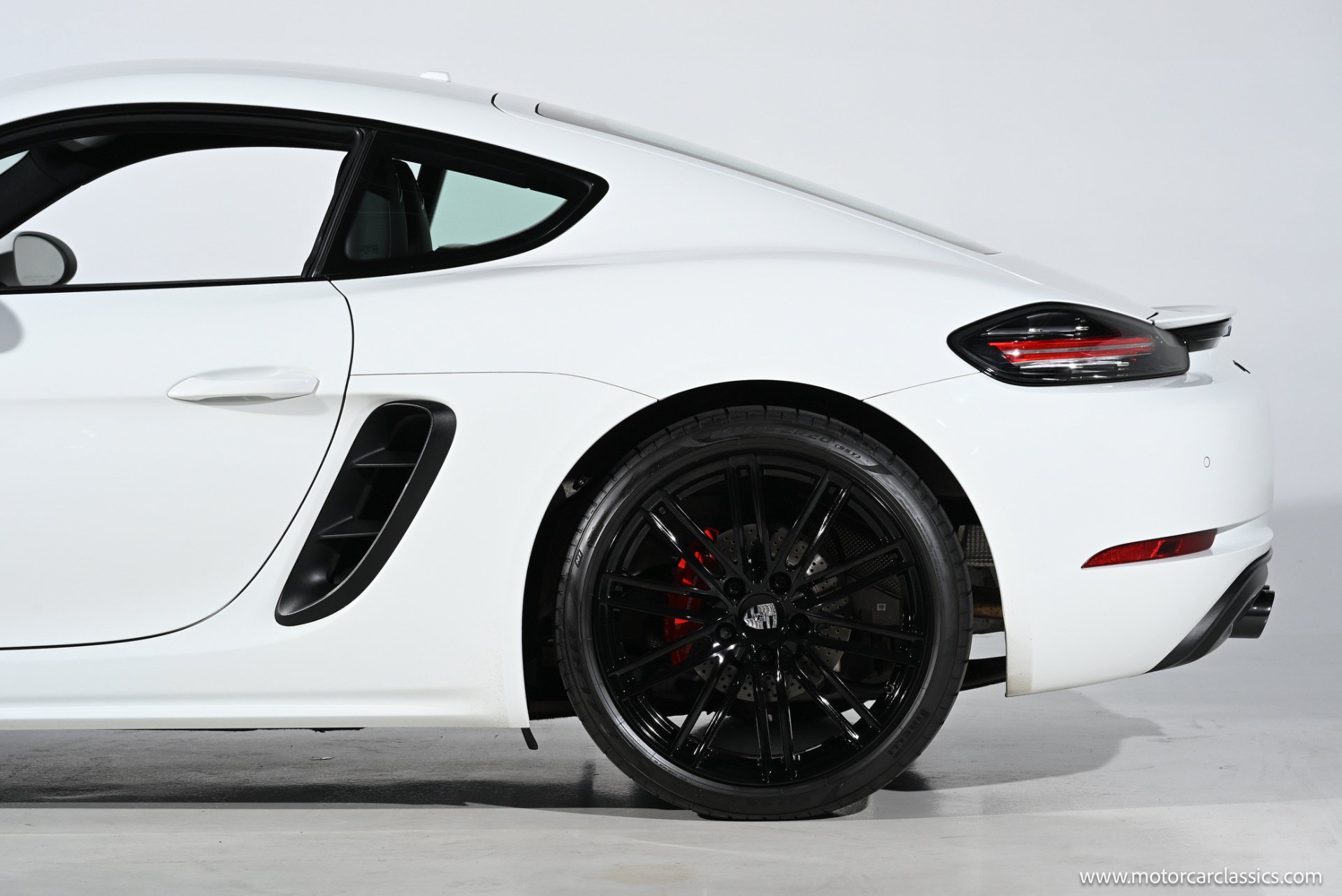 Used 2018 Porsche 718 Cayman S RWD image 16
