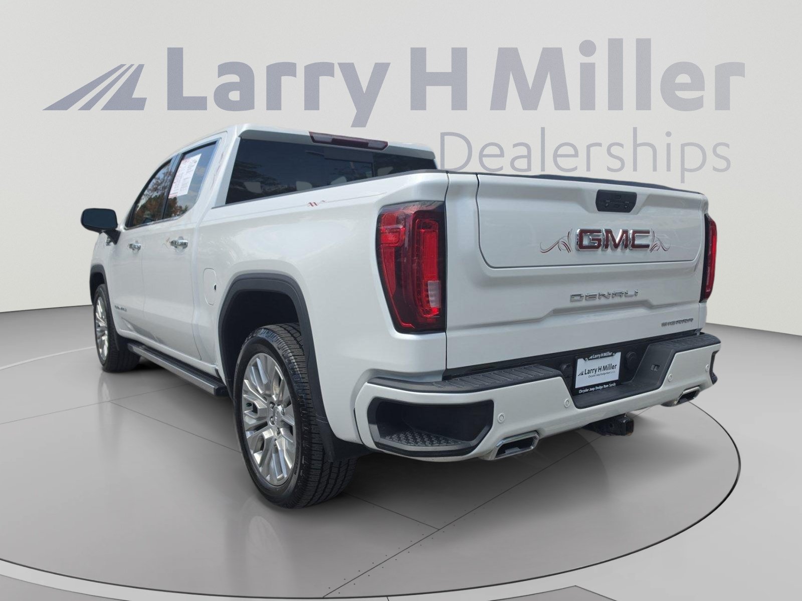 Used 2022 GMC Sierra 1500 Denali w/ Denali Premium Package AWD/4WD image 3
