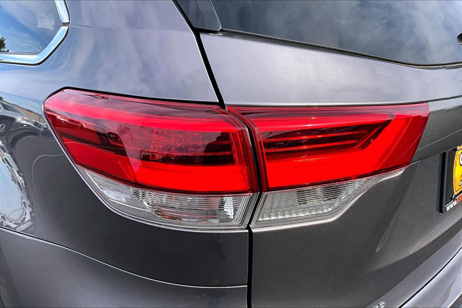 Used 2019 Toyota Highlander LE FWD image 30