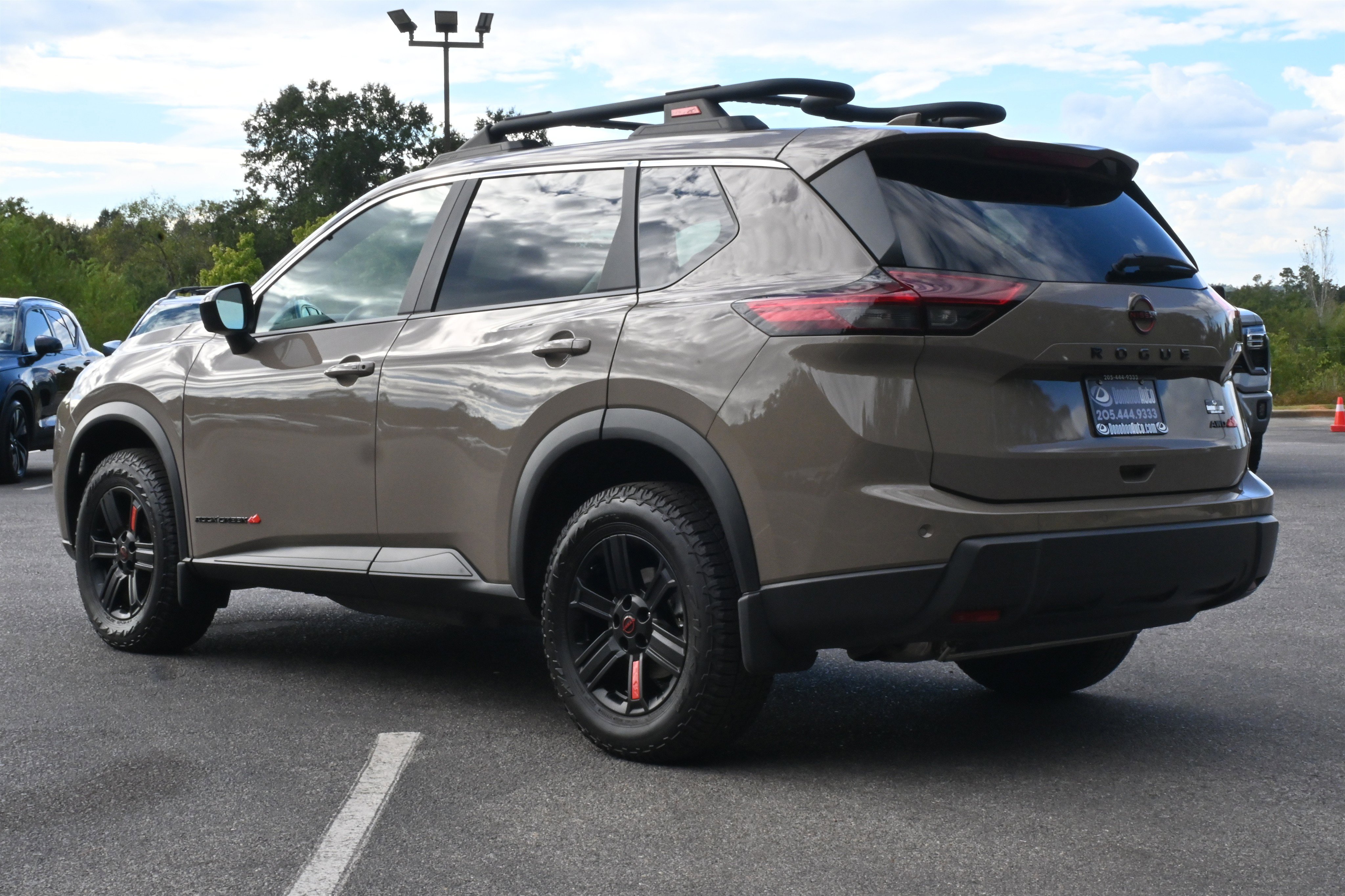 Used 2025 Nissan Rogue SV image 7