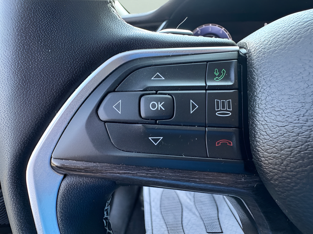 Used 2023 Jeep Grand Cherokee L Limited AWD/4WD image 19