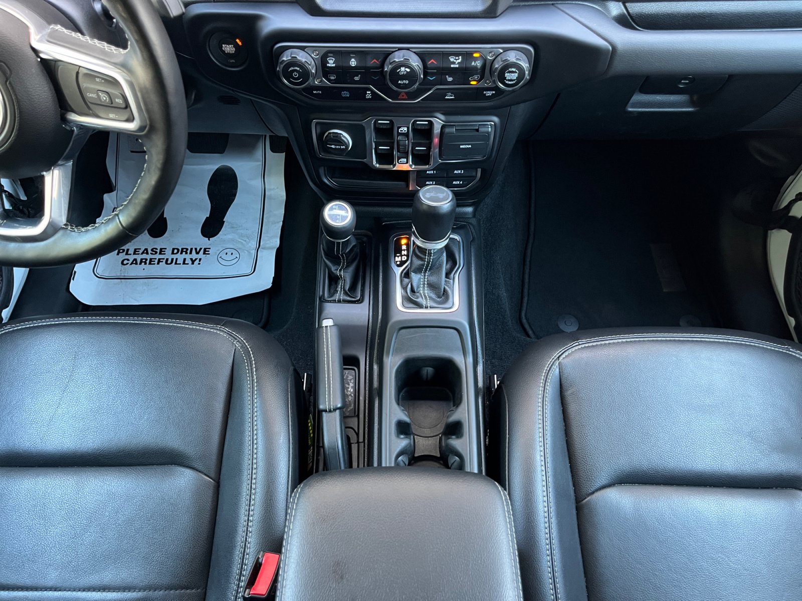Used 2023 Jeep Wrangler Unlimited Sahara w/ Cold Weather Group AWD/4WD image 24