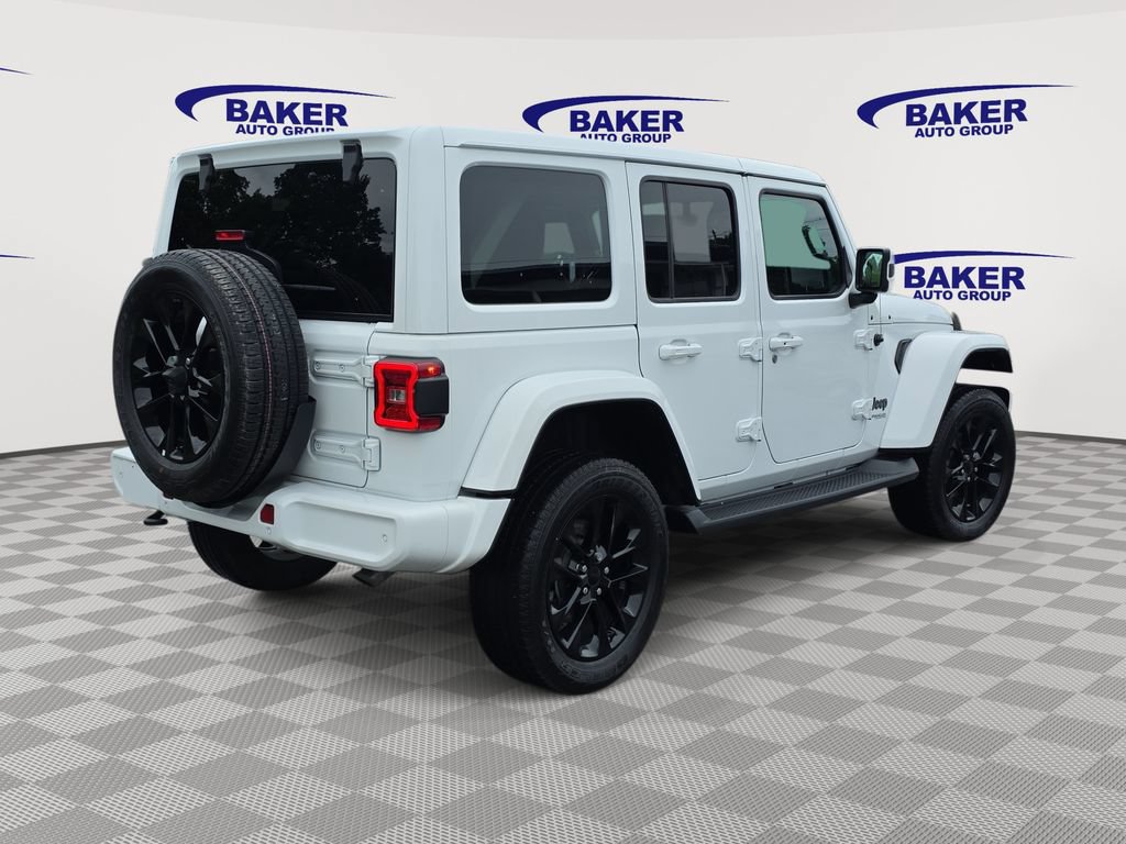 Used 2021 Jeep Wrangler Unlimited Sahara AWD/4WD image 5
