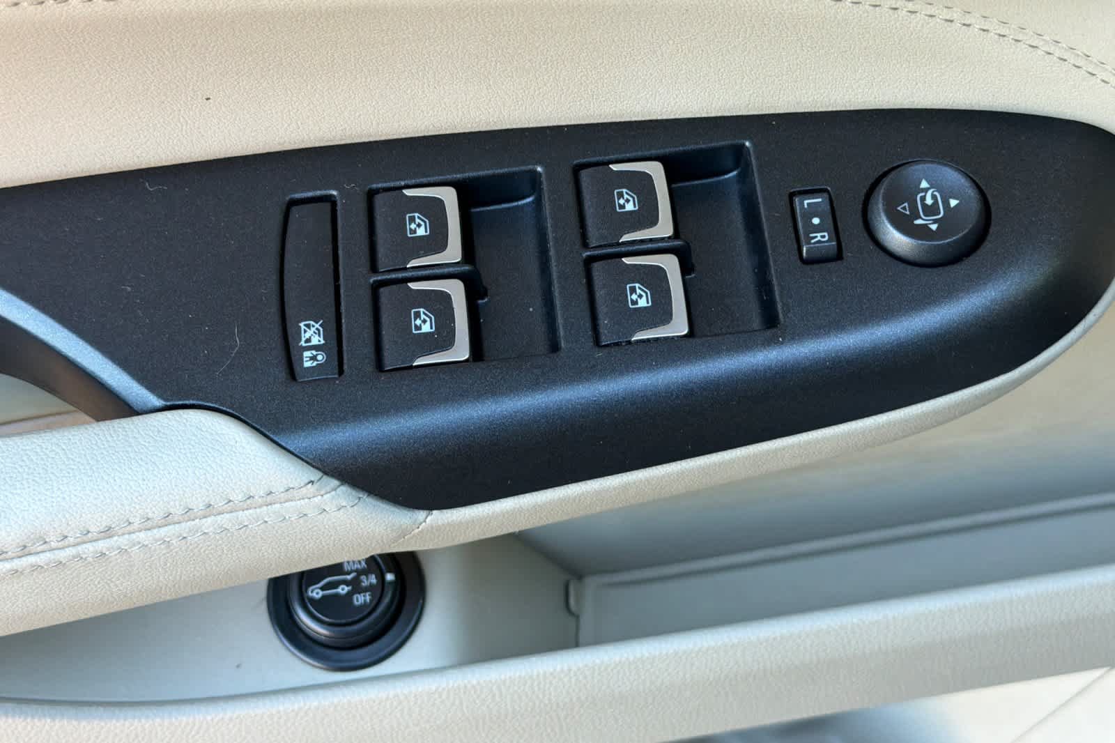 Used 2016 Cadillac SRX Luxury AWD/4WD image 15