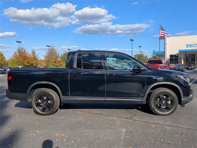 Used 2025 Honda Ridgeline Black Edition image 3