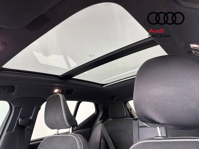 Used 2022 Volvo XC40 T4 R-Design w/ Advanced Package image 15