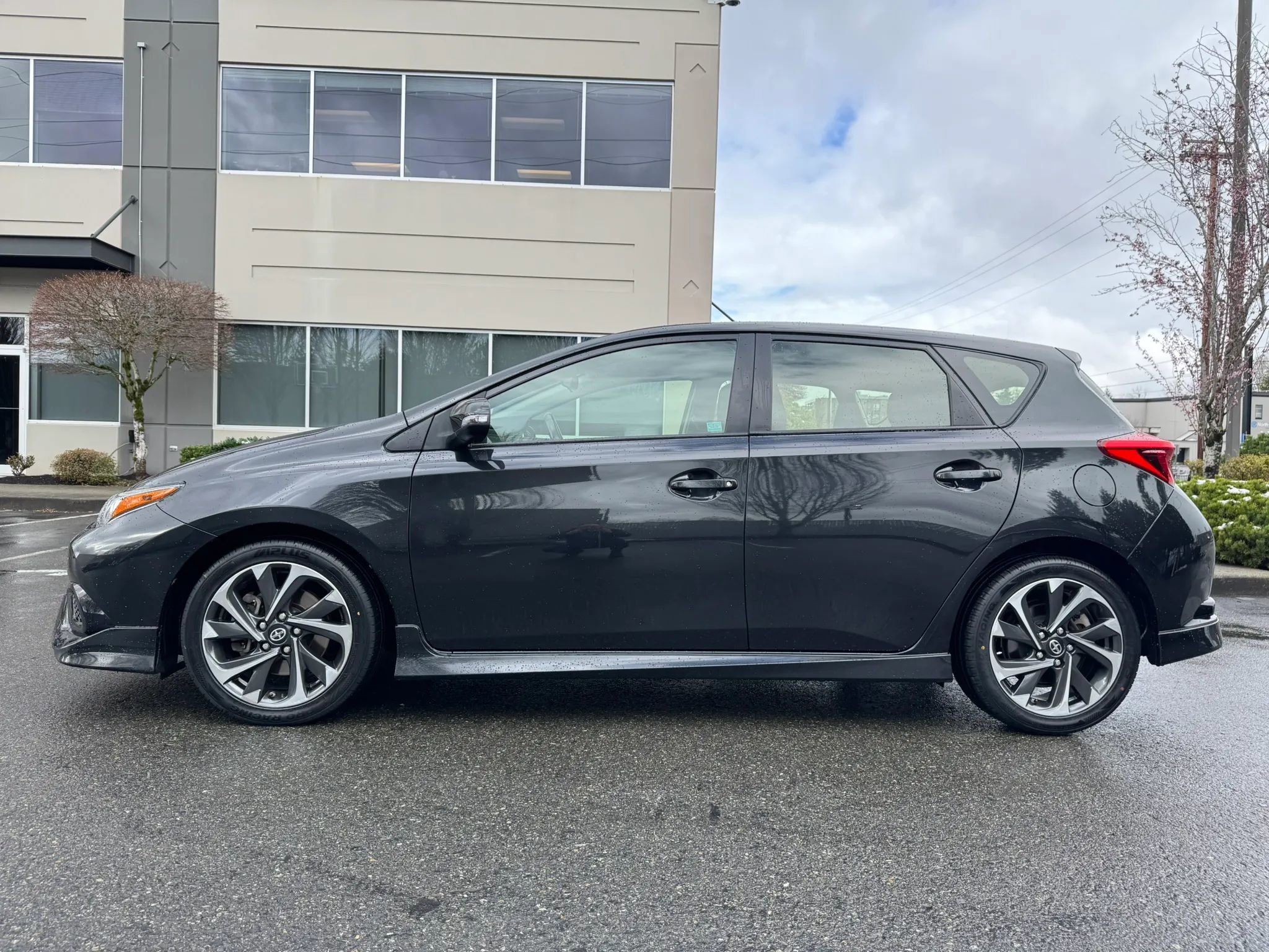 Used 2016 Scion iM Hatchback 4D image 6